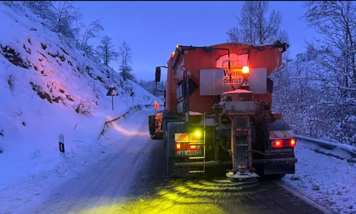 Temperaturat e ulëta, ARRSH thirrje shoferëve: Pajisuni me goma dimërore dhe zinxhirë, qarkullimi vijon normalisht