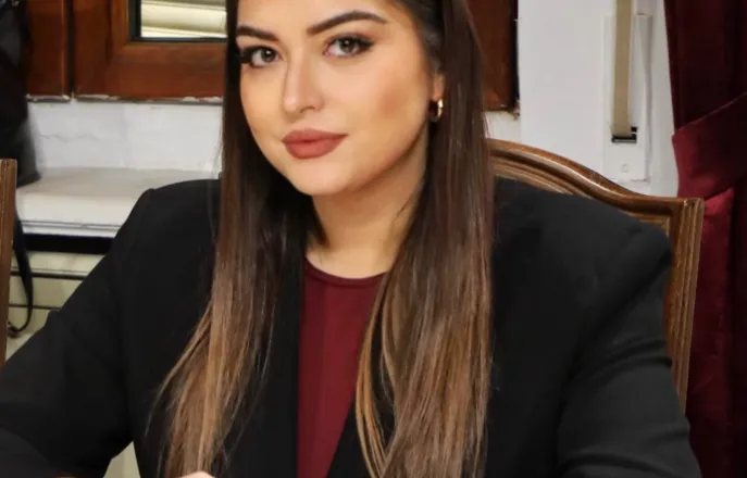 Tensione në Kuvend, replika mes Berishës dhe deputetes Mila: Do pendohesh për atë kokë që lëviz