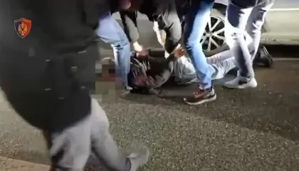 Tentoi të nxirrte nga Shqipëria 6 emigrantë nga Egjipti, arrestohet 31-vjeçari