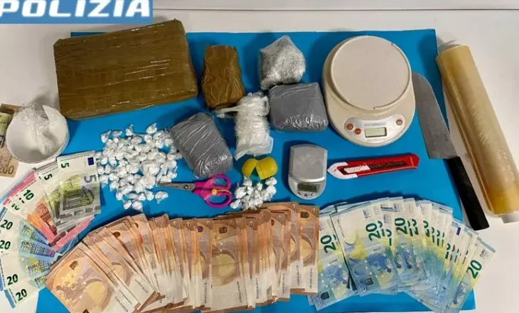 Tentoi të shpërndante 2.5 kg kokainë, pranga shqiptarit në Itali