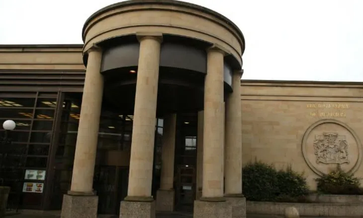 Tentoi të vriste policin, dënohet me 10 vjet burg shqiptari në Skoci