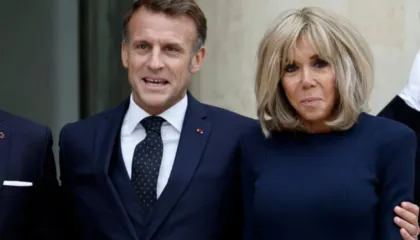 Teoritë konspirative mbi gjininë e Brigitte Macron, gjykata e Parisit dënon me burg 10 persona