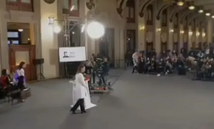 Tërmeti i fuqishëm trondit Meksikën, ndërpritet live konferenca e presidentes (VIDEO)