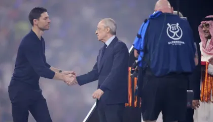 Tha se nuk i interesonte humbja e Superkupës! Tifozët e Real Madrid kërkojnë shkarkimin e Xabi Alonso, Florentino Perez kërkon takim urgjent