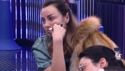 “Ti që s’di ku ke varrin e babit, puthesh me çunat te Myslym Shyri”