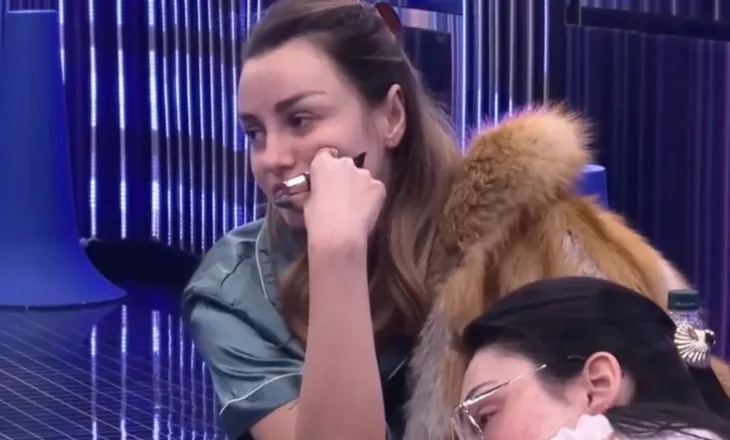 “Ti që s’di ku ke varrin e babit, puthesh me çunat te Myslym Shyri”