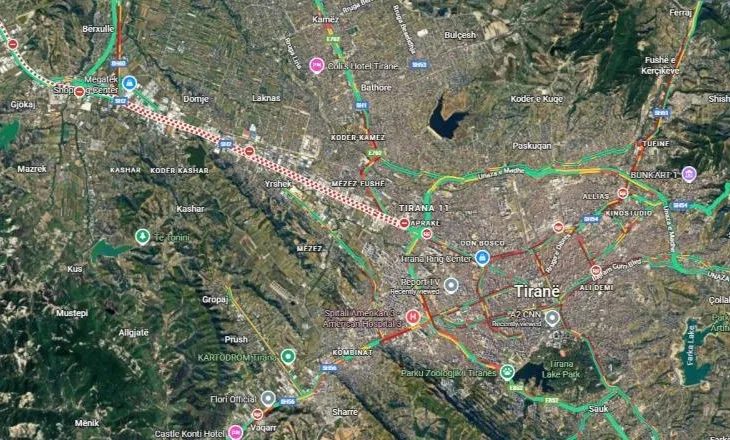 Tirana në kolaps nga trafiku, bllokohet qarkullimi në rrugët hyrëse