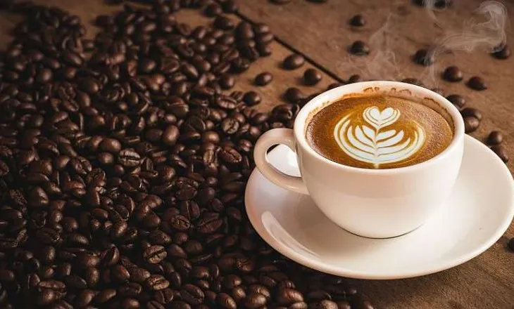 Tirana nuk heq dorë nga kafja pavarësisht çmimeve, shtrenjtimi i produktit një tendencë e diktuar nga importi