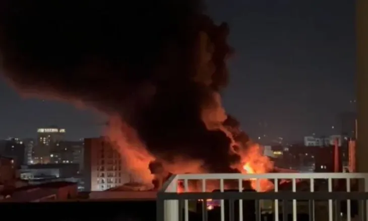 Tiranë, zjarri merr përmasa të frikshme/ Nisen forcat zjarrfikëse nga Elbasani, kërkohet ndihma e Ushtrisë