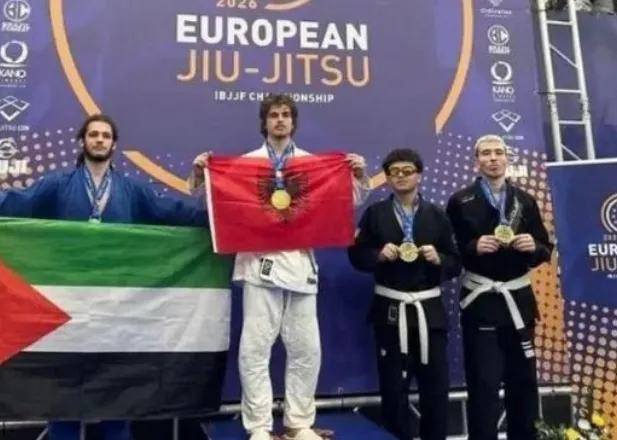 “Tjetër medalje ari vjen në Shqipëri”/ Gjimnazisti i “Petro Nini Luarasit”, kampion i arteve marciale