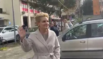 “T’ju jap nga një kafe për Vitin e Ri”, Kryemadhi paraqitet në SPAK, nuk kursen batutat