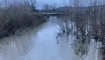 Tokat bujqësore në Murqinë e Mallkuc ende nën ‘pushtetin’ e ujit, shkak mosfunksionimi i kanaleve kulluese