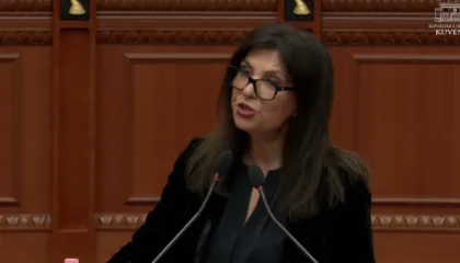 Topalli: Qytetarët numërojnë qindarkat, pushtetarët milionat nga projektet imagjinare