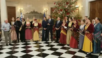 Traditë apo…. këngët arvanitase në Kryeministri hapin debat publik