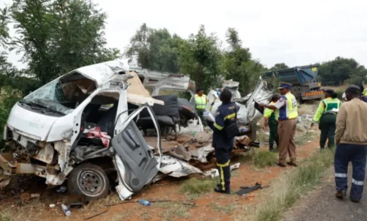 Tragjedi në Afrikën e Jugut/ Aksidentohet autobusi i shkollës, humbin jetën 13 fëmijë