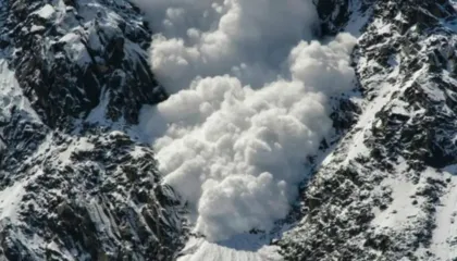 Tragjedi në Alpet Austriake/ 13-vjeçari ndërron jetë pasi u përfshi nga një ortek, plagosen tre të tjerë