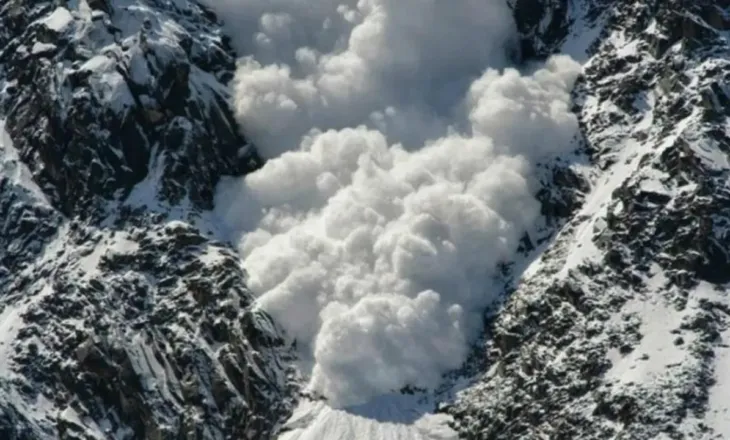 Tragjedi në Alpet Austriake/ 13-vjeçari ndërron jetë pasi u përfshi nga një ortek, plagosen tre të tjerë