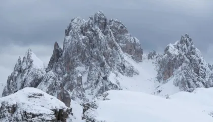 Tragjedi në Alpet e Italisë, dy persona humbin jetën