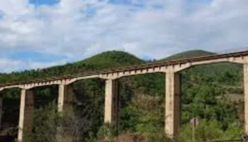 Tragjedi në Prrenjas: 57-vjeçari hidhet nga ura 50 metra e lartë e Bushtricës