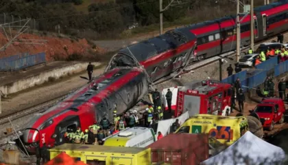 Tragjedia me tren në Spanjë/ Qeveria premton 20 milionë euro kompensim për familjet e viktimave, opozita kërkon dorëheqjen e ministrit të Transportit