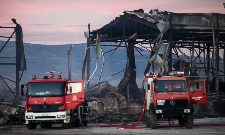 Tragjedia në Trikala të Greqisë: Pronari dhe dy teknikë dërgohen në prokurori pas shpërthimit vdekjeprurës