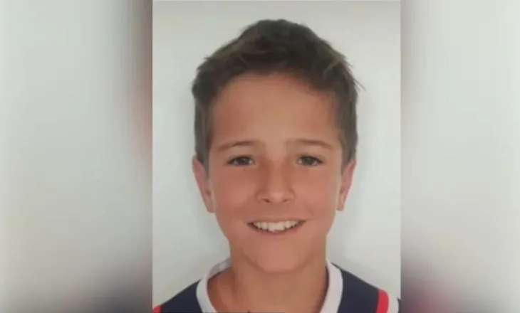 Tragjike në Australi, 12-vjeçari u sulmua nga një peshkaqen teksa notonte me shokët, ndërron jetë pas një jave në spital