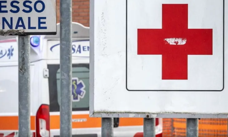 Tragjike në Itali/ U përplas nga një tren teksa po kalonte mbi shina, ndërron jetë 22-vjeçarja