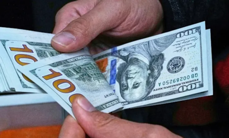 Trazirat në SHBA, bie dollari/ Trump: Nuk jam i shqetësuar, po shkon shkëlqyeshëm