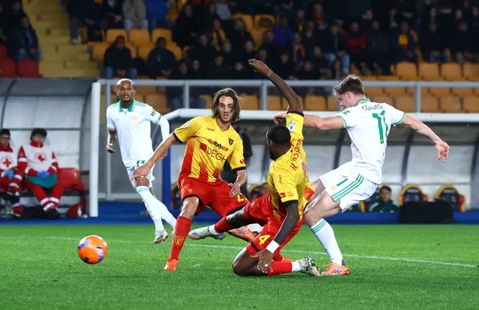 Tre fitore të skuadrave udhëtuese, Serie A ngjishet në krye