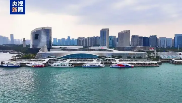 “Tre minilidhjet” shënojnë 25-vjetorin me udhëtime rekord ndërmjet dy brigjeve të Ngushticës më 2025