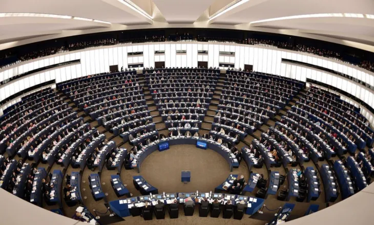 Tre partitë kryesore të BE-së bëjnë thirrje për ndërprerjen e marrëveshjes së tarifave me SHBA-në