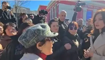 Tregtarët e tregut industrial përplasen me ministren Spiropali: T’iu vijë turp që vini në Vlorë