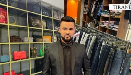 Tregtonte mallra kontrabandë: Çanta, syze e ora me logon e gjigandëve botëror, arrestohet ish-konkurrenti i “Për’puthen”