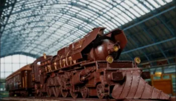 Treni i çokollatës hyri në Librin e Rekordeve Guinness: 55 metra ëmbëlsira