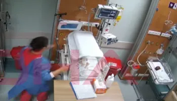 Tronditëse, infermieria dhunon brutalisht beben 5-ditëshe në një maternitet në Turqi. Foshnja pëson paralizë(VIDEO)