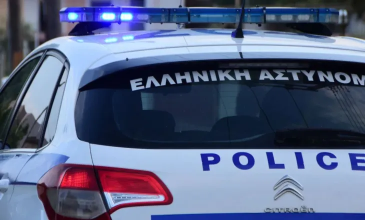 Tronditëse/ Kishte vrarë nënën më 2014-ën, djali i merr jetën edhe babait të moshuar, policia gjeti trupin të futur…