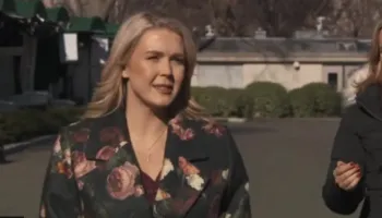 “Trump i mban të gjitha opsionet në tryezë”, sekretarja e Shtëpisë së Bardhë : Presidenti amerikan mund të kryej sulme ajrore në Iran