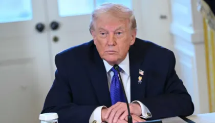 Trump kërcënon me tarifa vendet që kundërshtojnë marrjen e Groenlandës