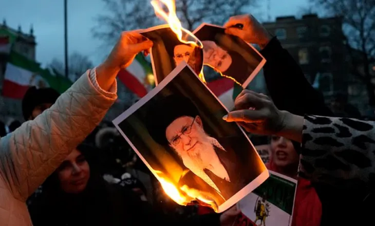 Trump merr në dorë hartën me 50 objektiva/ SHBA mund të godasë Iranin