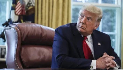 Trump: Një flotë e madhe po i drejtohet Iranit, do të shohim çfarë ndodh nëse nuk ka marrëveshje