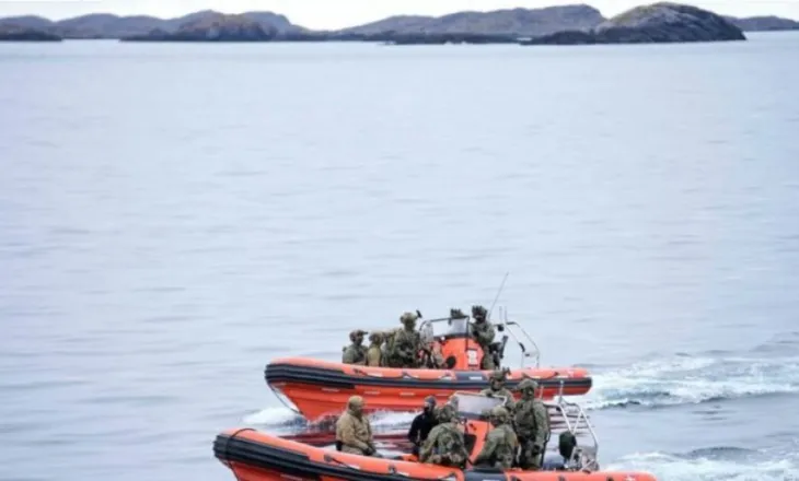 Trump nuk heq dorë nga ishulli, ushtarët e parë europianë mbërrijnë në Groenlandë