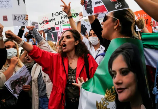 Trump paralajmëron se SHBA do të ndërhyjë nëse Irani vret protestuesit