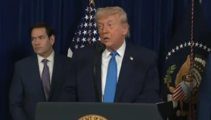 Trump paralajmëron Venezuelën: Bashkëpunim ose sulm të dytë