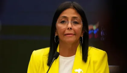 Trump po e vë udhëheqësin e përkohshëm të Venezuelës në një “rreth të shkurtër” – Politico