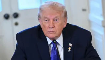 Trump shpall tarifë 25% për shtetet që tregtojnë me Iranin