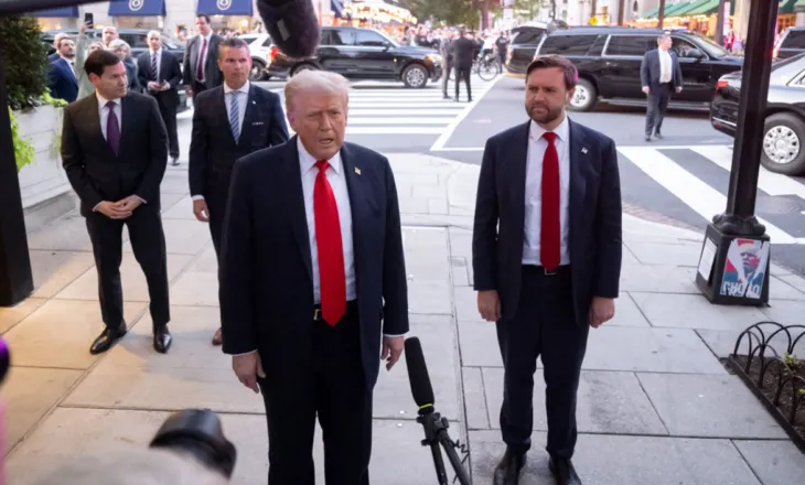 Trump u blen këpucë “luksi” Vance dhe Rubios, por zgjedh madhësinë e gabuar, skenë e pazakontë në Shtëpinë e Bardhë