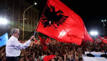 Tryeza opozitare dhe protesta kombëtare, ja data që pritet të propozojë Berisha