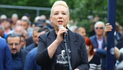 Tryeza opozitare e sherrit, reagon Adriana Kalaja