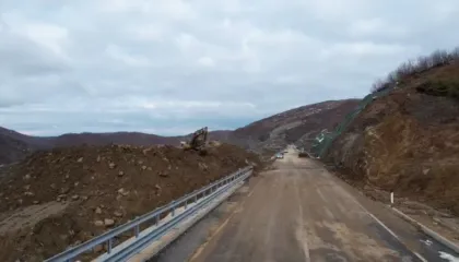 U bllokua gjatë motit të keq, hapet rruga Qukës-Qafë Plloçë