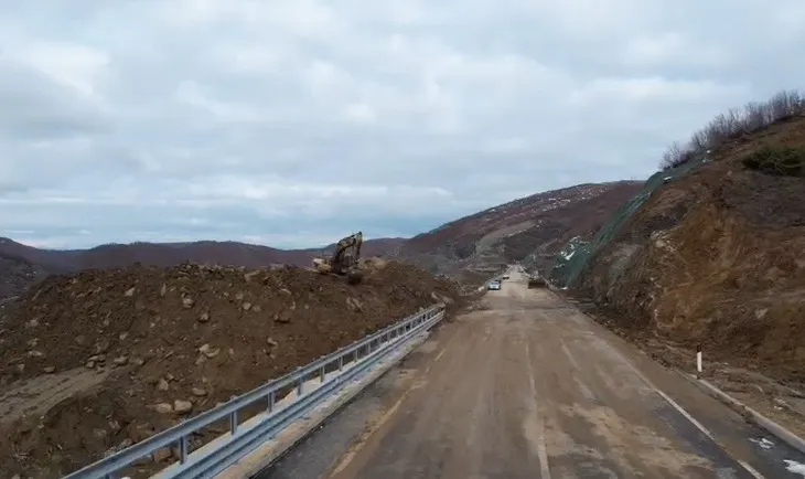 U bllokua gjatë motit të keq, hapet rruga Qukës-Qafë Plloçë